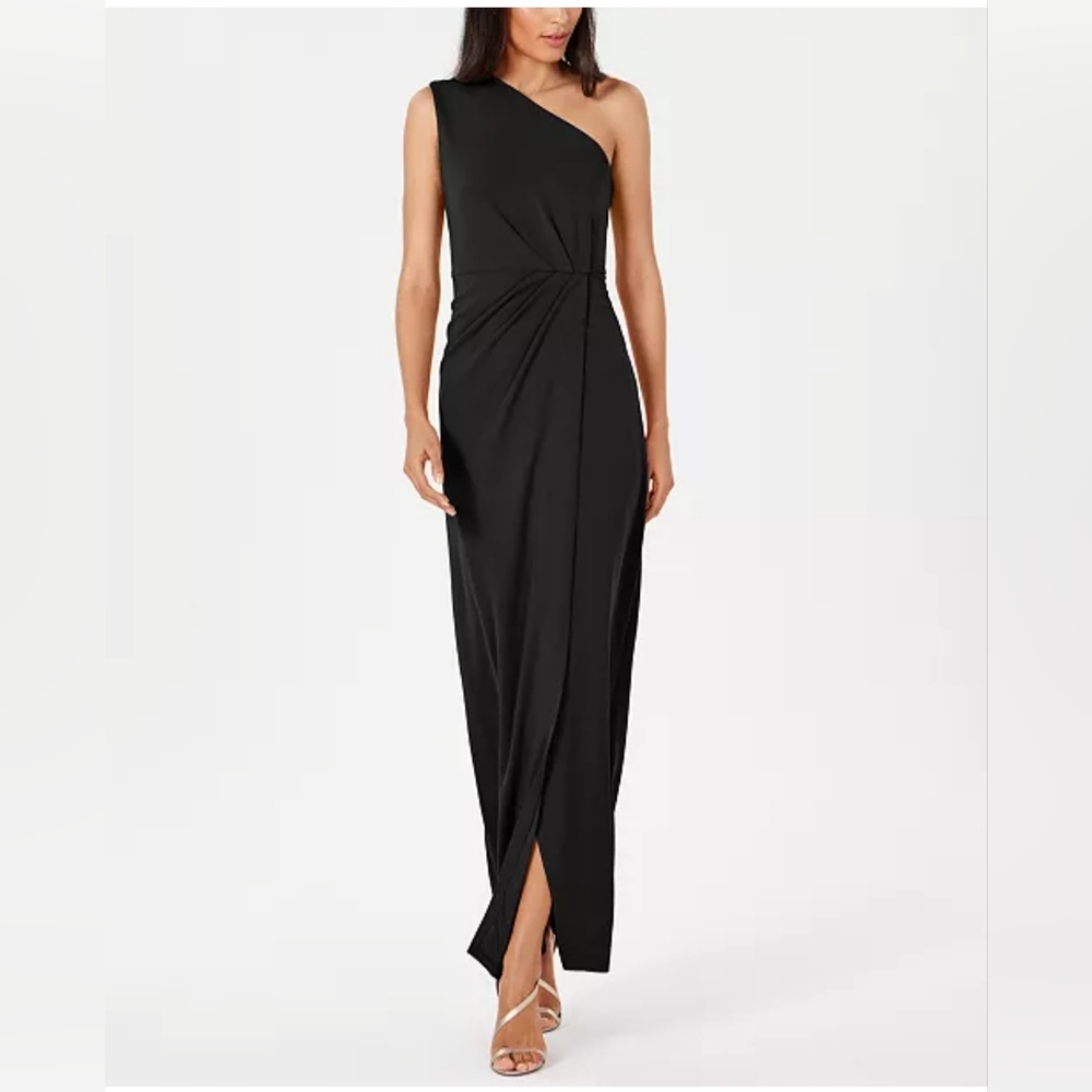 Women's clothing (585)